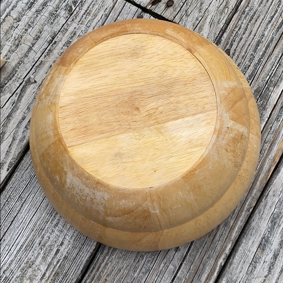 Wooden Salad Bowl with Thongs - Picture 4 of 16